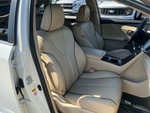 Used 2015 Toyota Venza XLE w/ XLE Premium Package FWD image 20