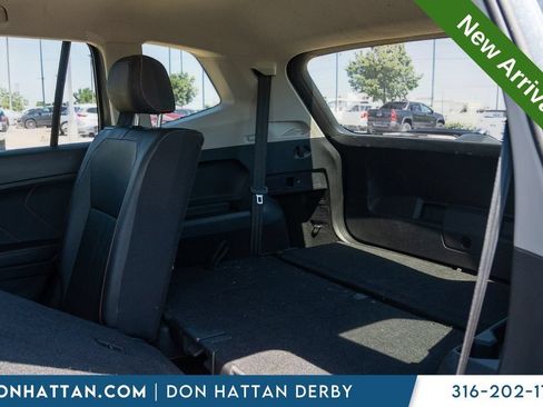 Used 2024 Volkswagen Tiguan SE FWD image 19