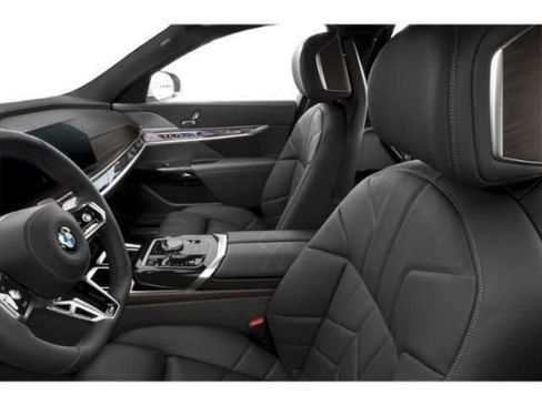 New 2026 BMW 760i xDrive image 9