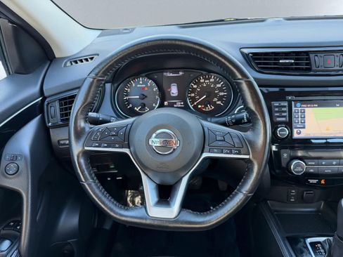 Used 2017 Nissan Rogue Sport SL image 34