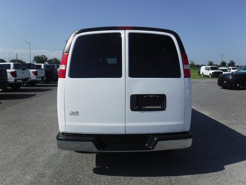 Used 2020 Chevrolet Express 3500 LT w/ LT Preferred Equipment Group RWD image 10
