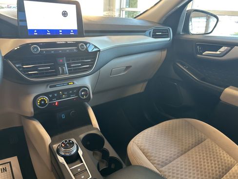 Used 2020 Ford Escape SE Sport image 22