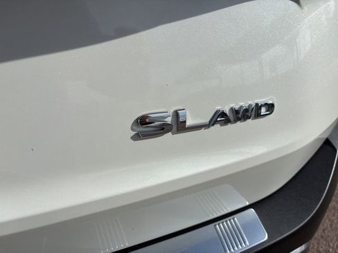 Used 2023 Nissan Rogue SL w/ SL Premium Package image 13