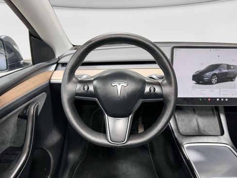 Used 2024 Tesla Model Y Long Range AWD/4WD image 7