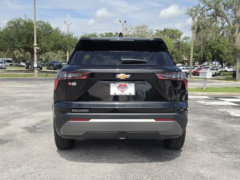 New 2027 Chevrolet Equinox LT FWD image 5