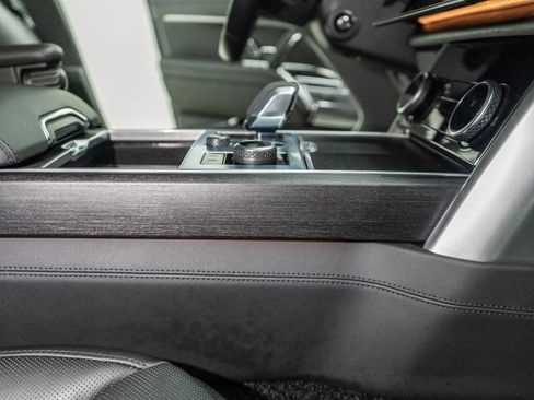 Used 2022 Land Rover Range Rover Long Wheelbase First Edition image 28