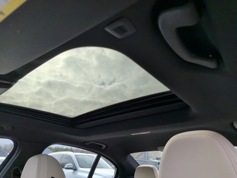 Certified 2023 BMW 330i Sedan w/ M Sport Package image 31