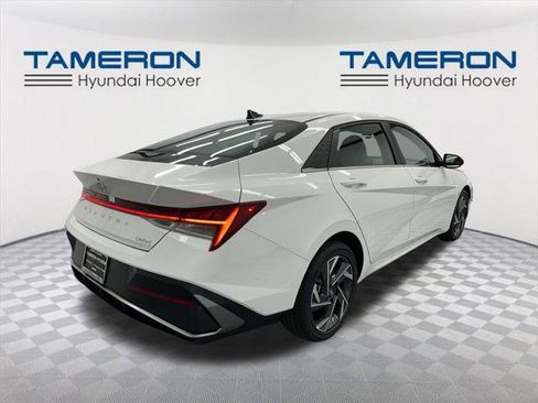 New 2025 Hyundai Elantra Limited image 5