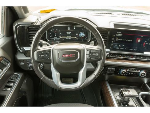 Used 2022 GMC Sierra 1500 Elevation w/ Preferred Package image 18