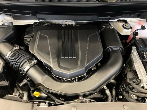 New 2026 Chevrolet Traverse LT w/ LPO, Floor Liner Package AWD/4WD image 9