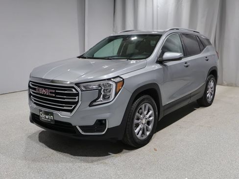 Used 2024 GMC Terrain SLT AWD/4WD image 6