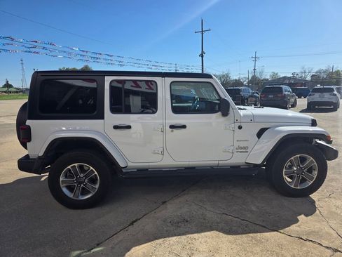 Used 2022 Jeep Wrangler Unlimited Sahara w/ LED Lighting Group image 8