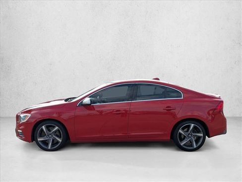 Used 2015 Volvo S60 T6 R-Design image 7