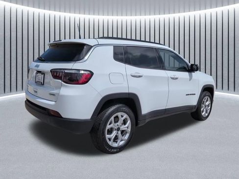 New 2026 Jeep Compass Latitude AWD/4WD image 9