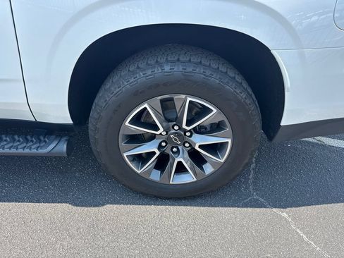 Used 2023 Chevrolet Suburban Z71 w/ Z71 Off-Road Package AWD/4WD image 21