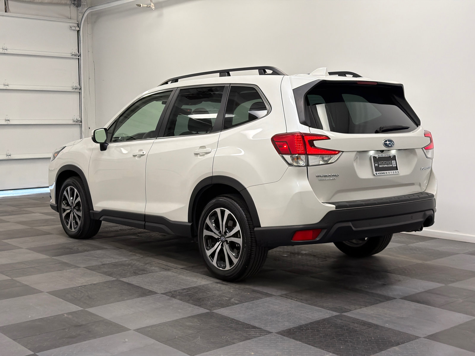 Used 2023 Subaru Forester Limited w/ Popular Package #2 AWD/4WD image 6