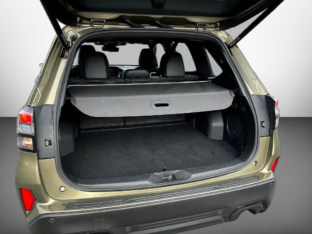 Used 2025 Subaru Forester Touring AWD/4WD image 7