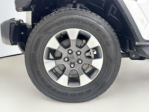 Used 2021 Jeep Wrangler Unlimited Sahara w/ Uconnect 4C Nav & Sound Group image 23