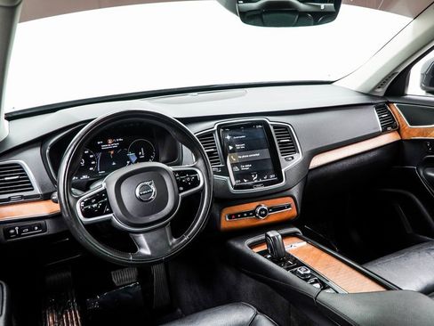 Used 2021 Volvo XC90 T8 Inscription Expression w/ Climate Package image 5