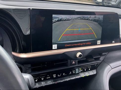 Used 2023 Toyota Crown Limited image 13