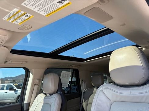 Used 2022 Lincoln Navigator Reserve image 27