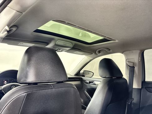 Used 2020 Volkswagen Passat 2.0T SE w/ Sunroof Package FWD image 16