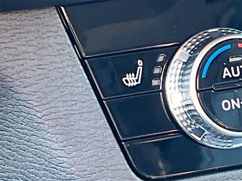 New 2025 Mitsubishi Outlander SE image 21