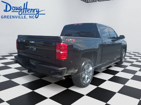 Used 2018 Chevrolet Silverado 1500 Custom w/ Custom Value Package AWD/4WD image 5