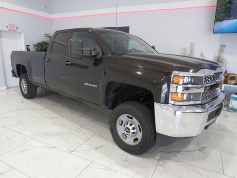 Used 2019 Chevrolet Silverado 2500 W/T AWD/4WD image 2