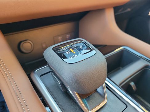 New 2025 Nissan Pathfinder Platinum image 35