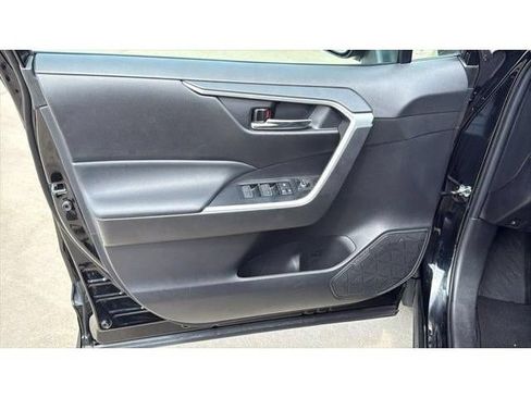 Certified 2022 Toyota RAV4 XLE AWD/4WD image 12