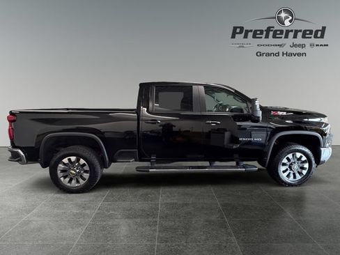 Used 2025 Chevrolet Silverado 2500 LT w/ All Star Edition AWD/4WD image 9