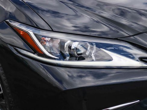 Used 2022 Lexus ES 350 w/ Premium Package FWD image 4