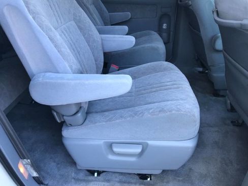 Used 1999 Toyota Sienna XLE image 21