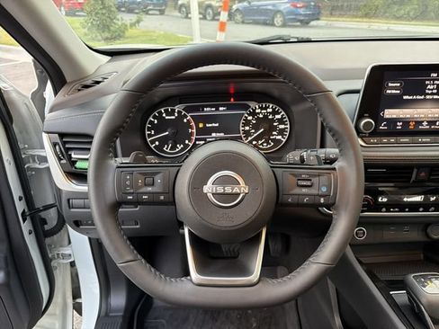 Used 2023 Nissan Rogue SV w/ SV Premium Package FWD image 24