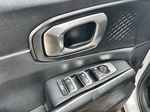 Used 2023 Kia Sorento LX FWD image 22