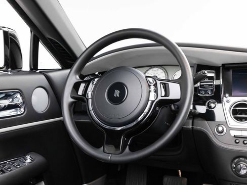 Used 2019 Rolls-Royce Dawn RWD image 10