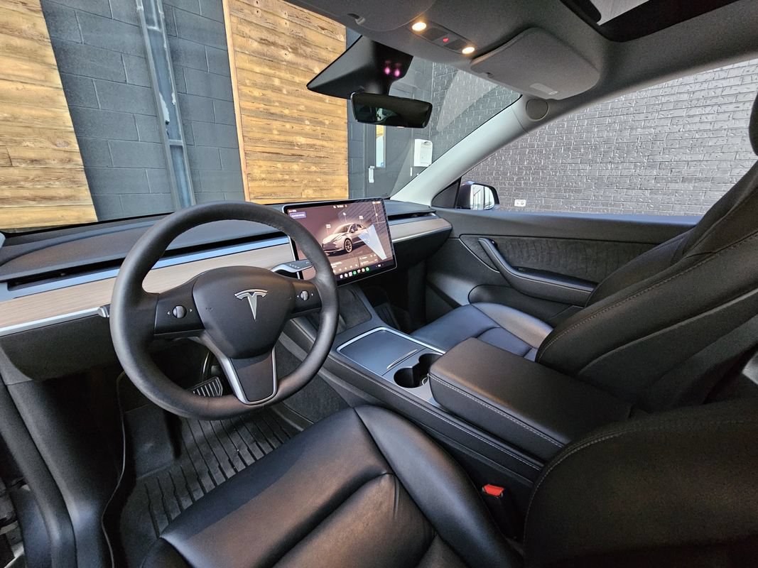 Used 2022 Tesla Model Y Long Range AWD/4WD image 13