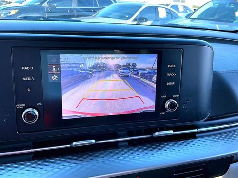 Used 2024 Kia Carnival LX image 26