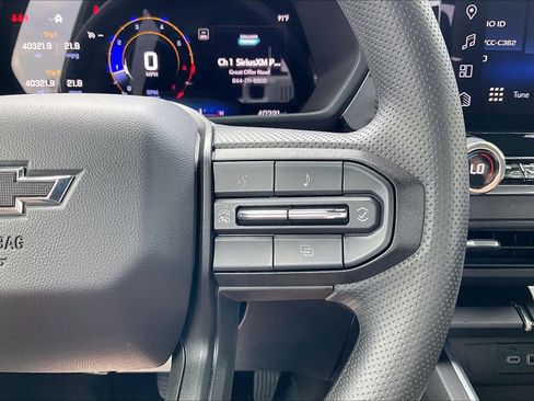 Used 2025 Chevrolet Colorado Trail Boss AWD/4WD image 19
