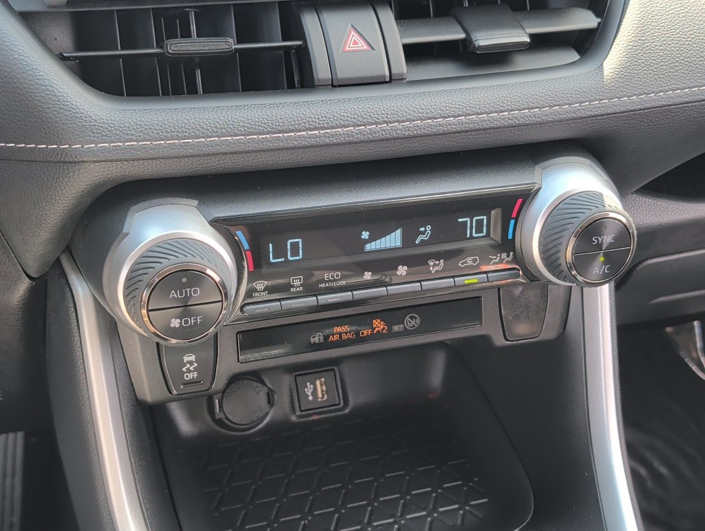 Certified 2025 Toyota RAV4 LE AWD/4WD image 18