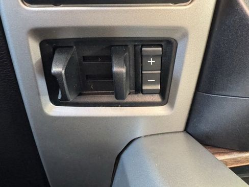 Used 2018 Ford F150 Lariat w/ Equipment Group 502A Luxury image 31