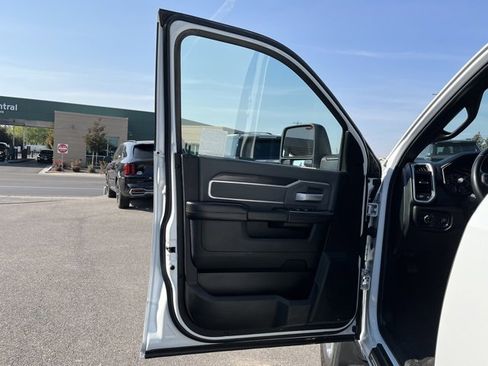 Used 2023 RAM 2500 Big Horn w/ Level 1 Equipment Group image 25