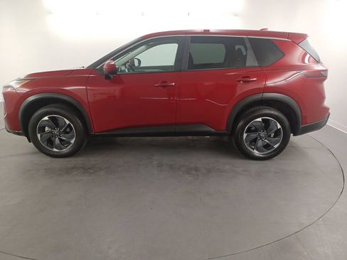 Used 2025 Nissan Rogue SV AWD/4WD image 4