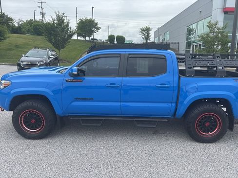 Used 2021 Toyota Tacoma TRD Sport AWD/4WD image 9