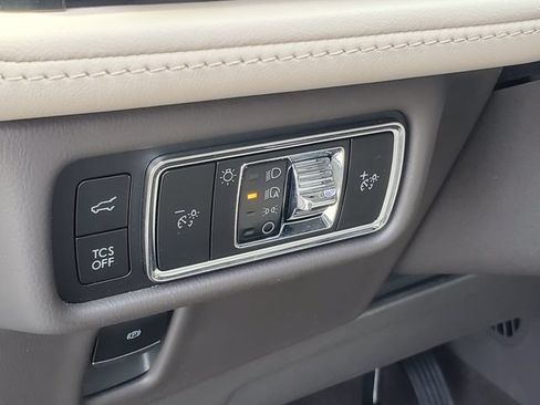 Certified 2023 Lincoln Nautilus FWD w/ Premium Package image 12