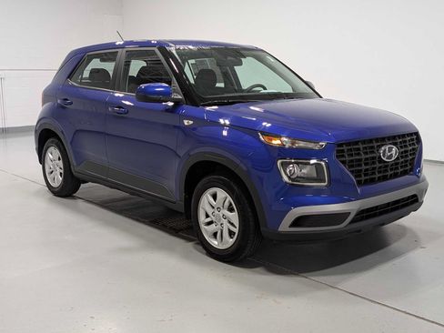 Used 2023 Hyundai Venue SE FWD image 6