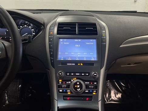 Used 2020 Lincoln MKZ FWD image 20