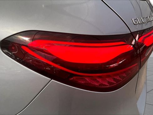 Used 2025 Mercedes-Benz GLC 300 4MATIC image 29