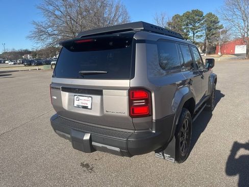 Used 2024 Toyota Land Cruiser image 5